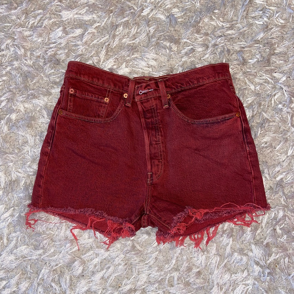 Red Levi’s shorts